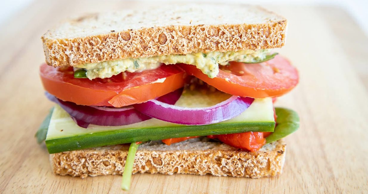 veggie-sandwich-with-hummus-close-up